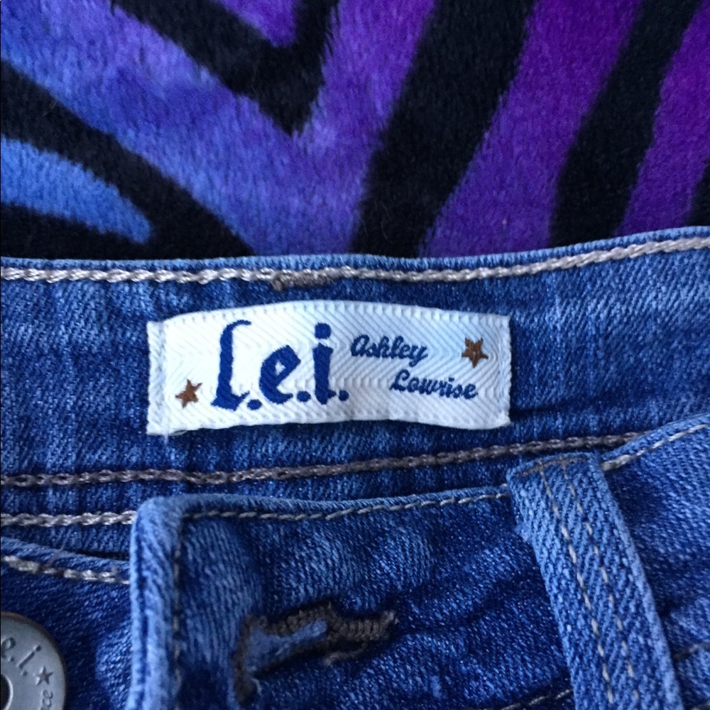Jean capris - Picture 2 of 3